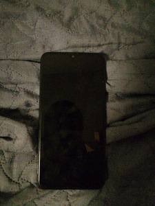 Müün telefoni (2 foto / 2)