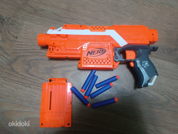 Müüa Nerf heas seisukorras koos 6 noole ja salvega