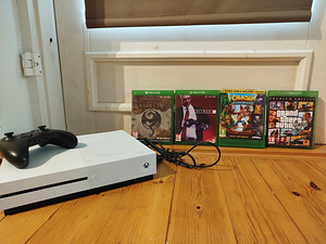Müüa Xbox one s + must pult ja 4 mängu (1 foto / 1)