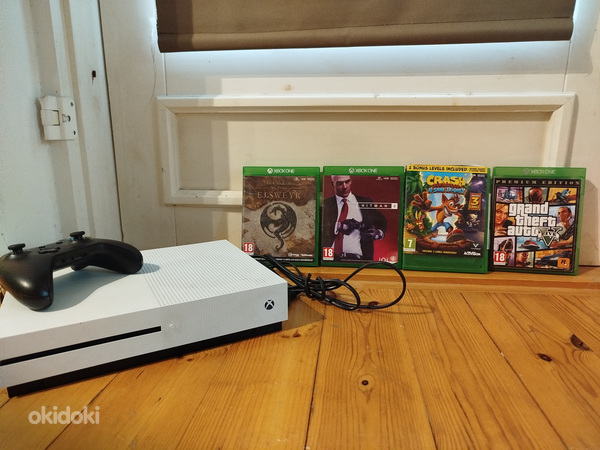 Müüa Xbox one s + must pult ja 4 mängu