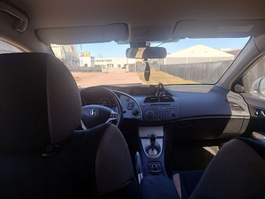 Honda Civic 2008 (2 foto / 7)