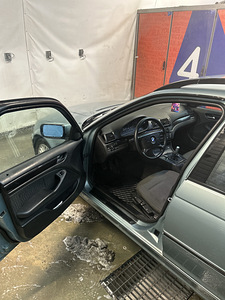BMW 320D E46 (4 фото из 10)