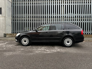 Skoda Octavia (2 фото из 11)