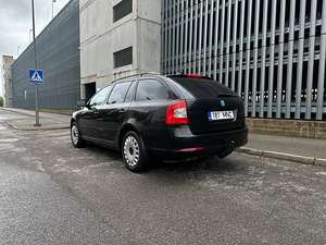 Skoda Octavia (3 фото из 11)