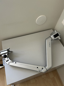 Monitori Lauakinnitus isku (1 foto / 3)