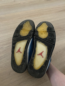 Müün Jordan 4 Travis Scott tossud (8 foto / 9)