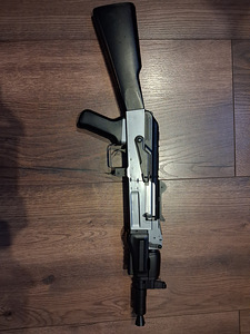Продам ак в комплекте 2 бункера и 1 акум на 8.4 V цена (1 фото из 6)