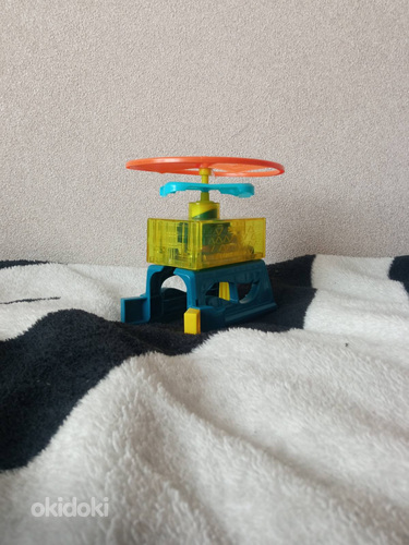 Mänguasi pöörlev Hot Wheels