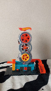 Hot Wheels rataste atraktsioon. (2 foto / 2)