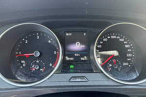 VW Tiguan (6 foto / 6)