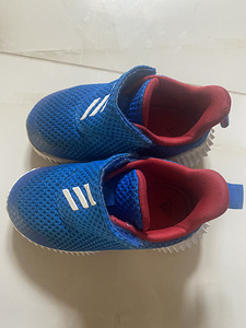 Adidas 21 размер (2 фото из 3)