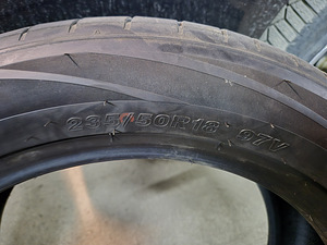235/50 R18 (3 фото из 3)