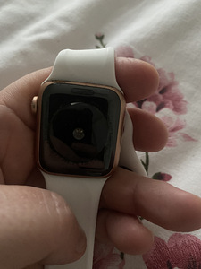 Apple watch SE 40mm Gold Rose (3 foto / 3)