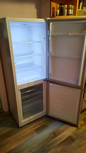 Холодильник Hisense, 230 л, высота 162 см, белый