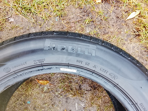 Летние шины R17/55/215 Pirelli (2 фото из 4)