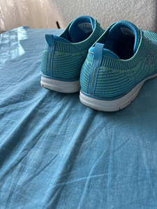 Skechers (4 фото из 4)