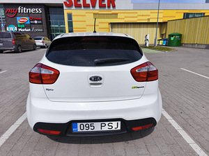 Kia Rio (4 фото из 10)