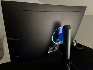 Monitor MSI Gaming Optix AG321CR Curved Gaming32inch+facecam (2 foto / 6)
