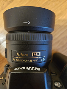 Nikon D90 peegelkaamera + 35mm objektiiv + lisad (5 foto / 6)