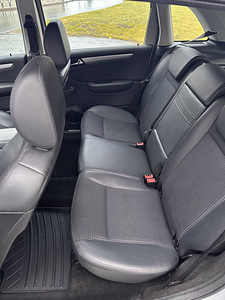 Mercedes-Benz B180 (9 foto / 9)