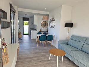 3 magamistoaga bungalo Hispaania idarannikul (8 foto / 13)