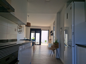 3 magamistoaga bungalo Hispaania idarannikul (9 foto / 13)