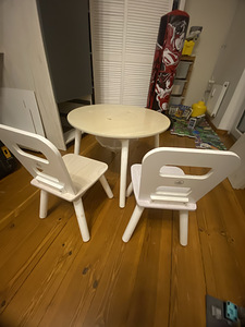 Laud ja 2 tooli (1 foto / 2)