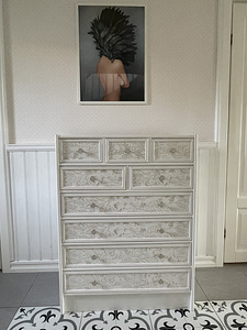 Stiilne ja täiesti ainulaadne täispuidust kummut (1 foto / 4)
