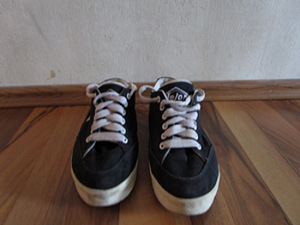 Mustad tennised 35 (2 foto / 3)