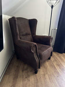 Tugitool antiik-stiilis (1 foto / 5)