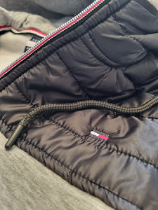 Tommy Hilfiger polsterdatud dressid, täiesti uus. (2 foto / 3)