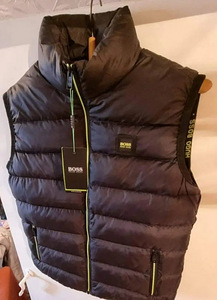 Hugo Boss meeste vest, uus. (1 foto / 3)