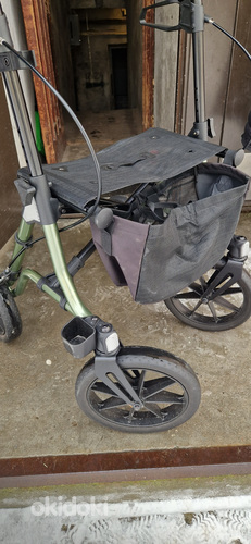 Инвалидная коляска (фото #2)