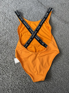 Uus Calvin klein trikoo s ja m (3 foto / 6)