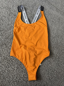 Uus Calvin klein trikoo s ja m (5 foto / 6)