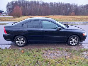 VOLVO S60 D5 (5 фото из 10)