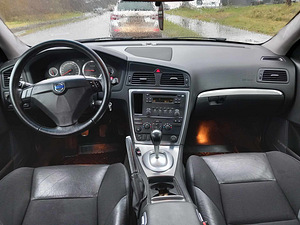 VOLVO S60 D5 (9 фото из 10)