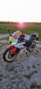 Yamaha YZF-R125 2022 60th WorldGP Anniversary Edition (A1) (4 foto / 10)