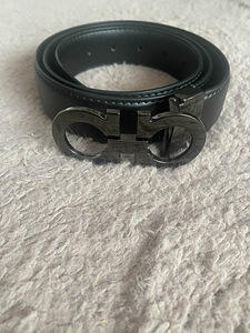 Vöö Salvatore Ferragamo must (1 foto / 1)