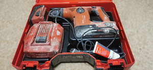 Перфоратор Hilti (1 фото из 2)