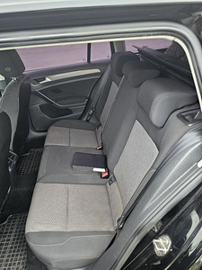 Volkswagen Golf (7 foto / 10)