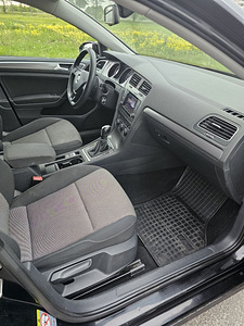 Volkswagen Golf (9 foto / 10)