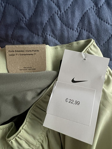 Meeste lühikesed püksid NIKE CHALLENGER, suurus L — uued sil (5 foto / 5)