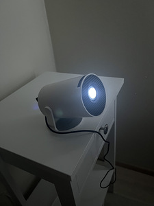 Portatiivne projektor HY300Pro (1 foto / 8)