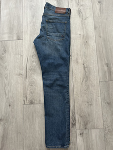 Uued meeste teksad Tommy Hilfiger (2 foto / 4)