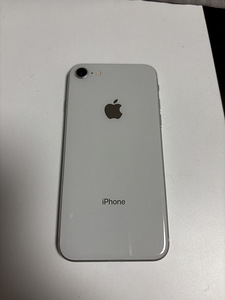 iPhone 8 (64GB) + adapter 12W, cable (1 foto / 4)