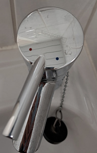 Väike kraanikauss koos Hansgrohe segistiga (3 foto / 3)