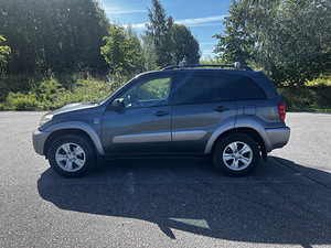 Toyota Rav4 2004, 2.0tdi, 85кВт (1 фото из 5)