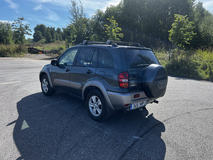 Toyota Rav4 2004, 2.0tdi, 85кВт (2 фото из 5)