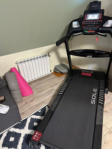 Профессиональная беговая дорожка Sole F65
